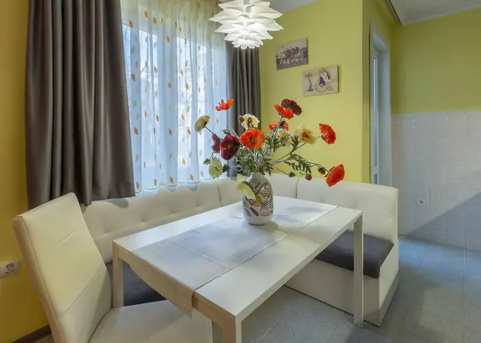 Kapriz - 2 Beds Aptmnt Near The * فارنا